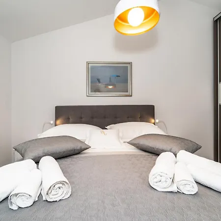 Aurora, Slivno - Makarska Glibote