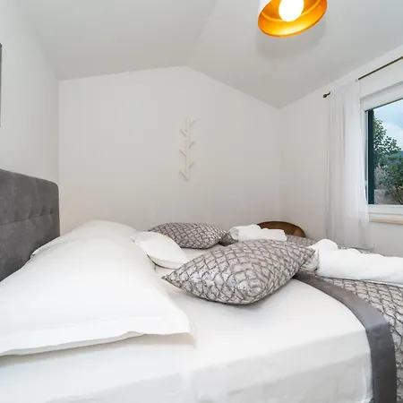 Aurora, Slivno - Makarska