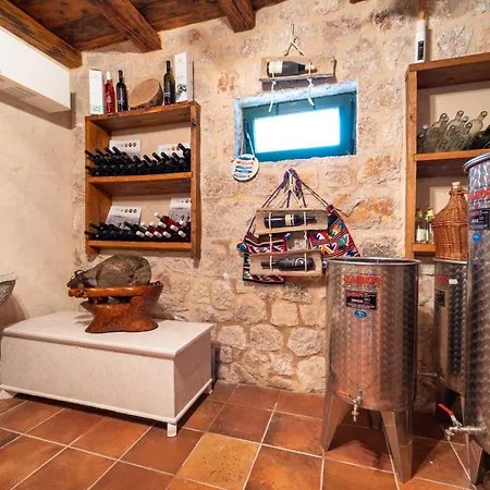 Aurora, Slivno - Makarska Glibote