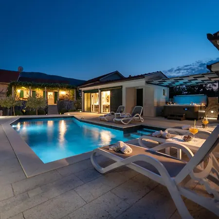 Aurora, Slivno - Makarska *