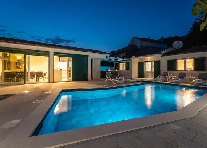 Aurora, Slivno - Makarska Vila